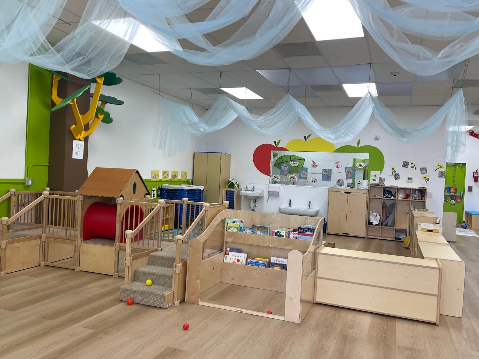Apple Tree School