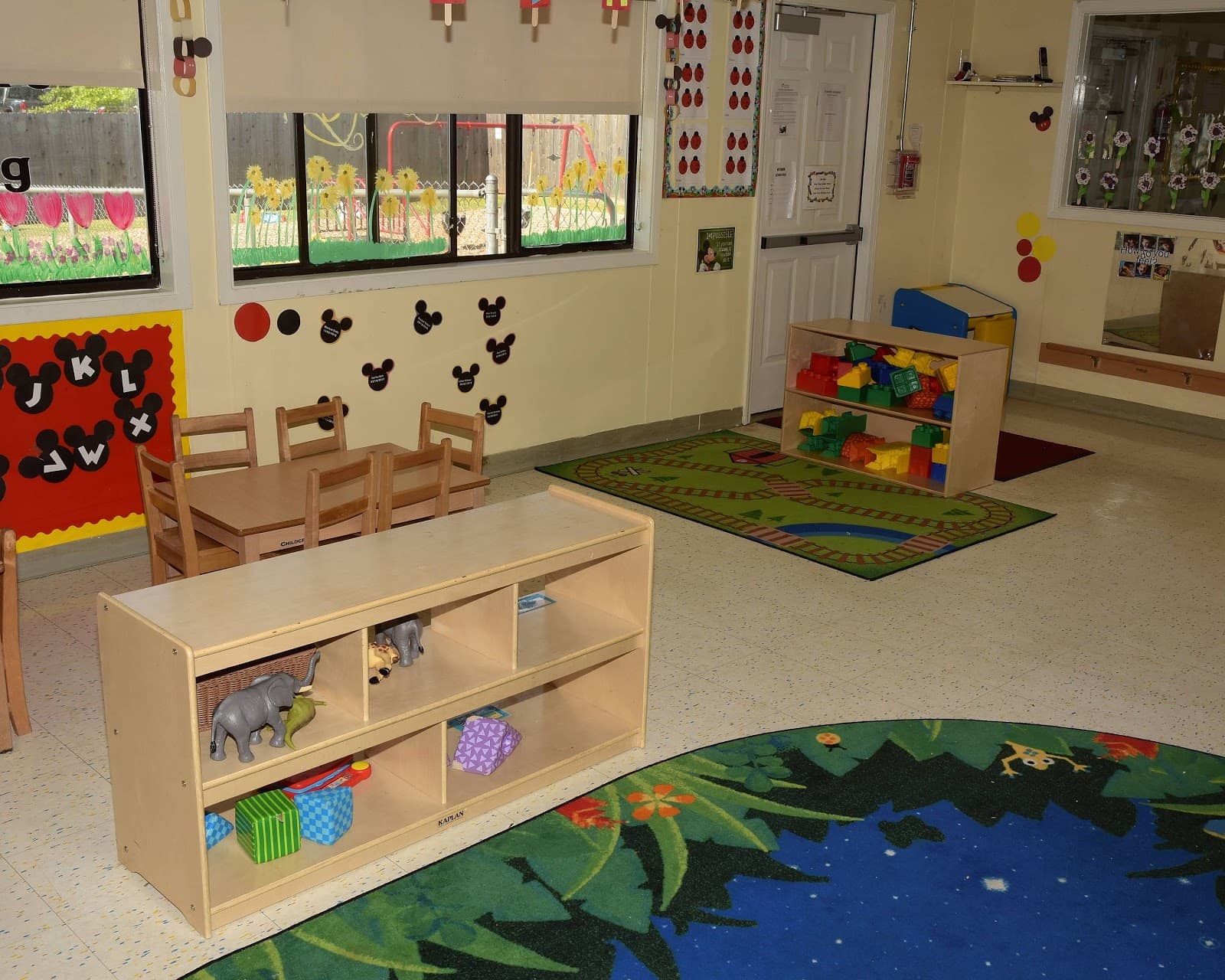 La Petite Academy on N. Warwick Dr
