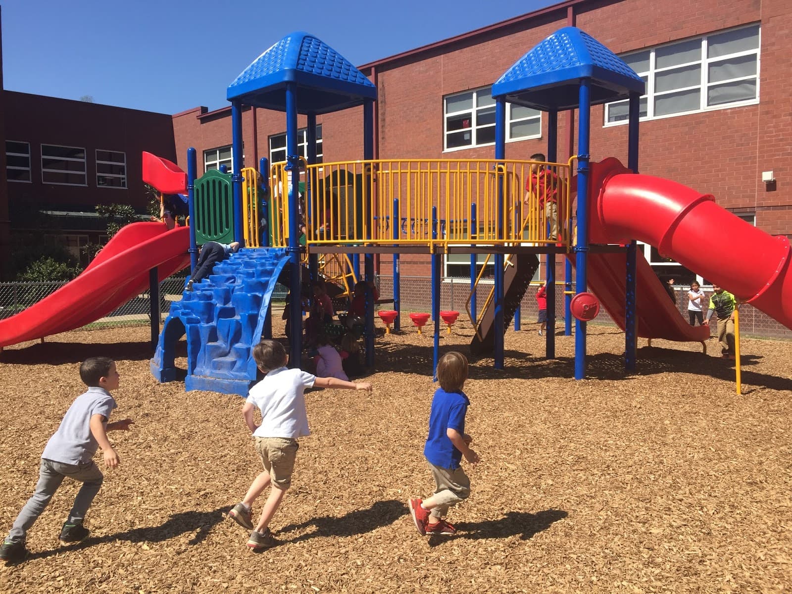 Dan Mills Elementary School
