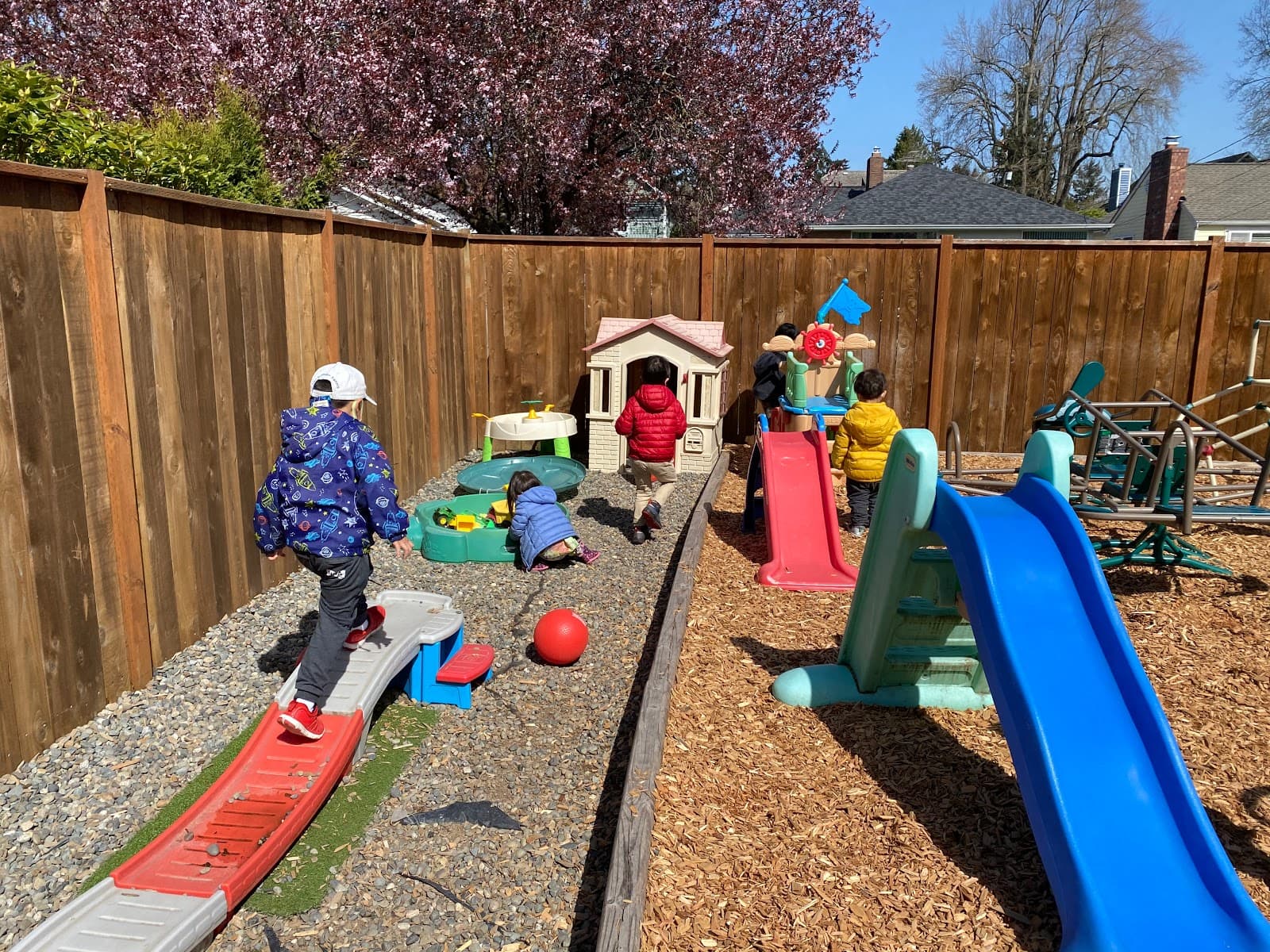 Creative Minds Bilingual Child Care and Preschool